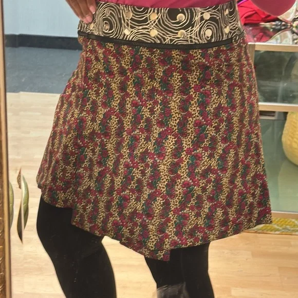 Beautiful Zand Reversible Skirts w/ Purse Fits Small/Medium